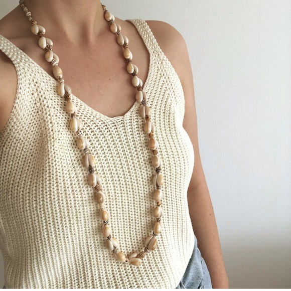Vintage Shell Necklace - Picture 4 of 4